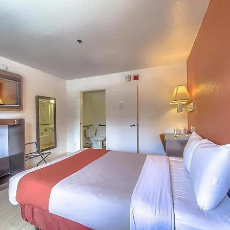 Motel 6 San Antonio, Tx Six Flags Fiesta Tx - La Cantera Area Exterior photo
